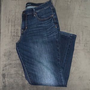 Old Navy MidRise Short Jeans - Curvy